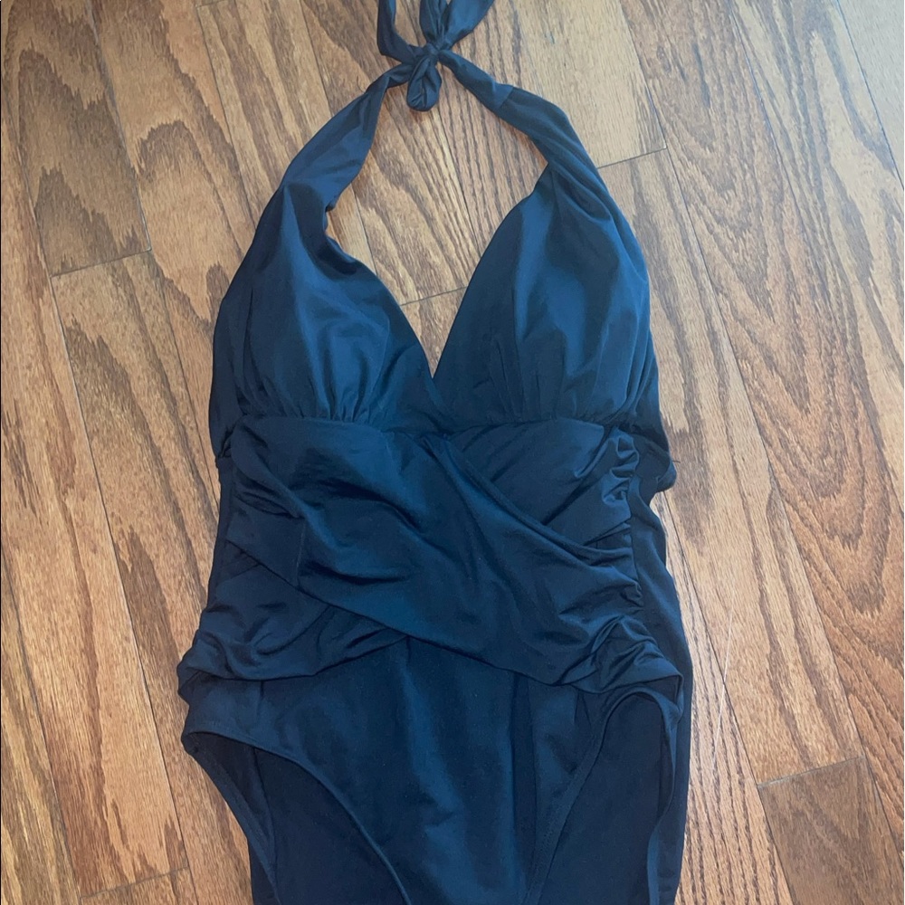 La blanca one piece